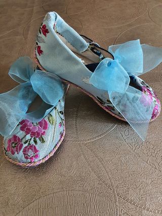 Traje fallera con manteletas 5/6 años