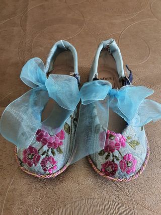 Traje fallera con manteletas 5/6 años