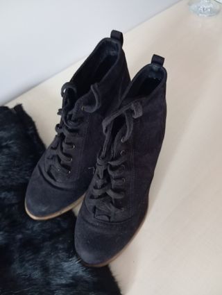 Botines negros N.39