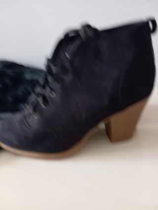 Botines negros N.39