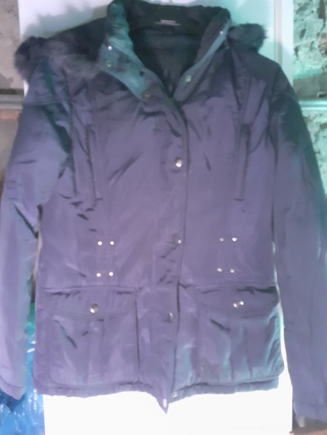 Giubbotto con cappuccio piumato donna