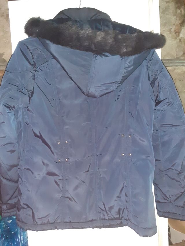 Giubbotto con cappuccio piumato donna