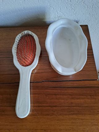 Soprammobile a forma di spazzola vintage