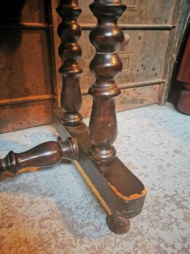 Mesa centro. Ajedrez. Antigua