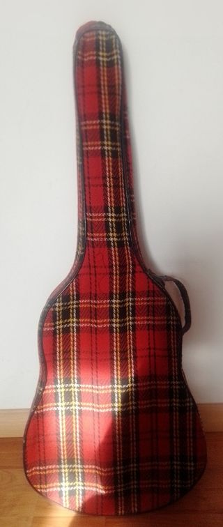 Guitarra antigua como nueva