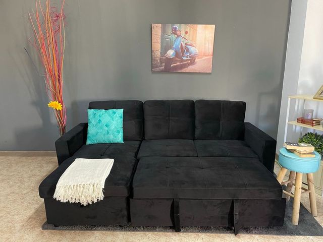 CHAISELONGUE CAMA EN NEGRO Y GRIS TERCIOPELO.