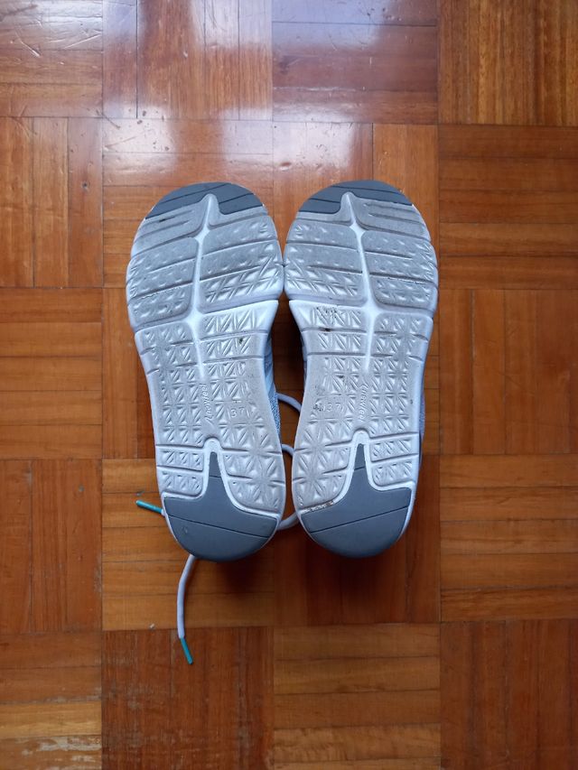 Playeras de deporte.