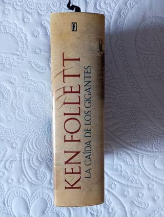 Libro La caída de los gigantes, Ken Follet