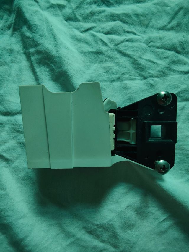 Pestillo de lavado de la puerta.