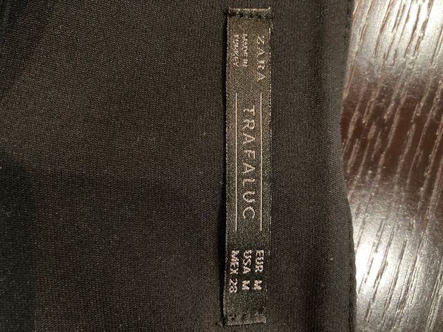 Short negro con bolsillos Zara