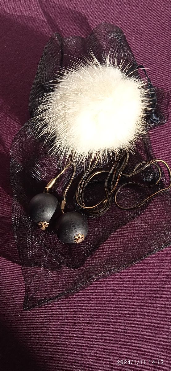 Collana con pendente in pelo naturale