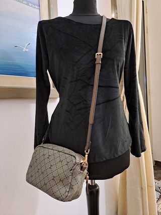 Maglia nera in velluto