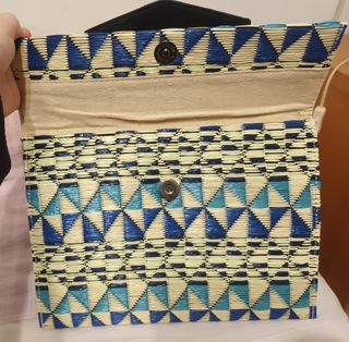 Bolso rafia de mano Mango.  Estampado Colores