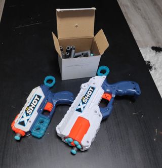 X-SHOT Reflex y Kickback Blaster NERF