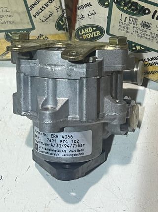 QVB101110 Bomba servo-direccion Range Rover classi
