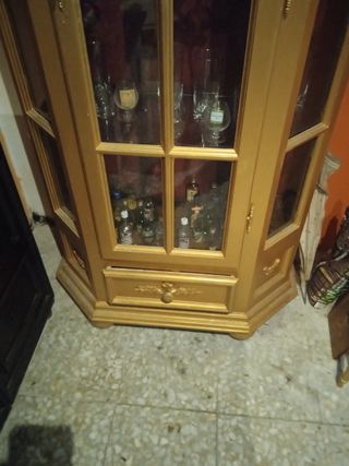 Bonita vitrina estilo antiguo