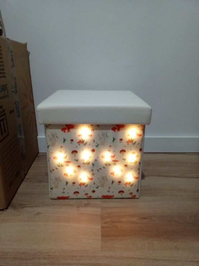 Puff de almacenaje con luz