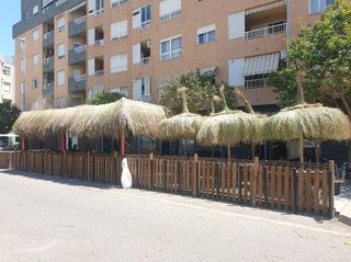 Sombrillas de brezo mimbre para pi