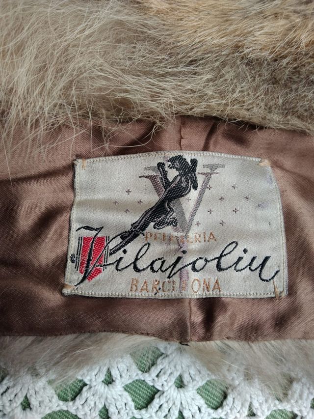 GOLA DE COURO NATURAL ANTIGA, DUAS PEÇAS FORRADAS