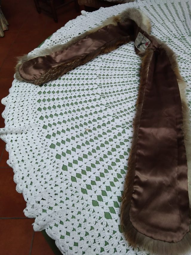 GOLA DE COURO NATURAL ANTIGA, DUAS PEÇAS FORRADAS