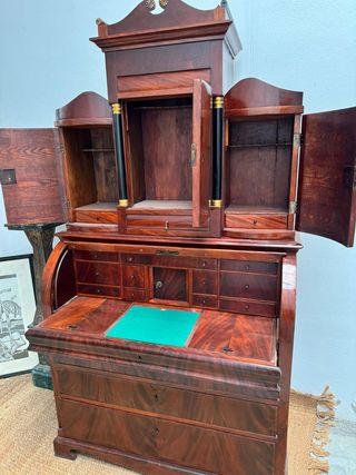 Excepcional mueble escritorio abatible