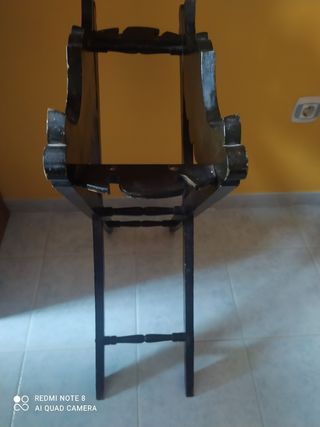 Antico portabottiglie in legno