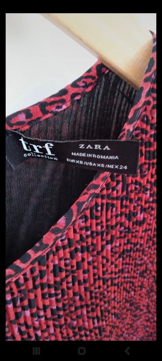 Blusa Zara animal print manga larga roja