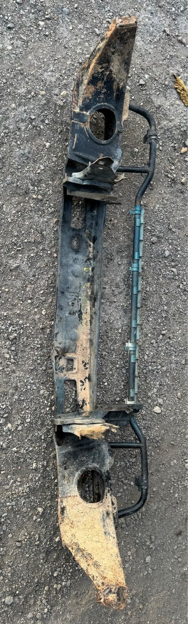 parachoques y refuerzo delantero nissan terrano II