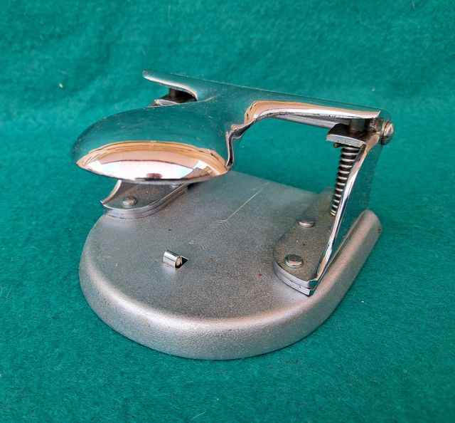 Perforadora papel EL CASCO