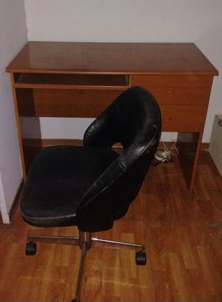 Mesa escritorio y silla giratoria