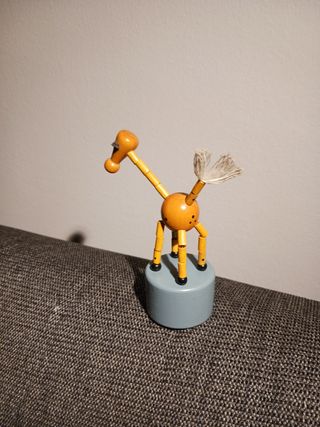 Antiguo juguete madera.