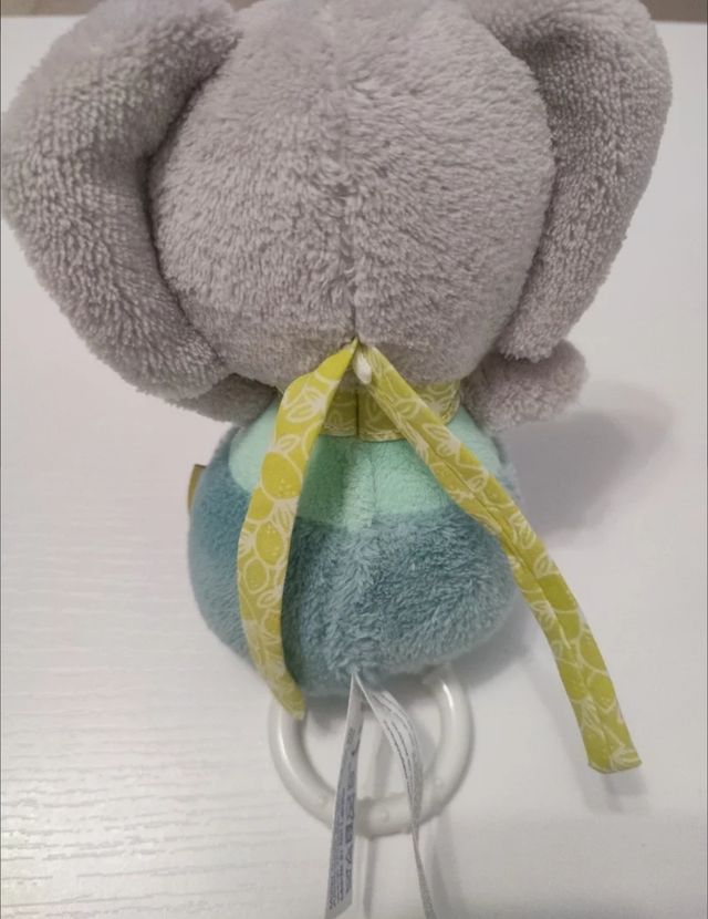 Peluche musical/ elefante