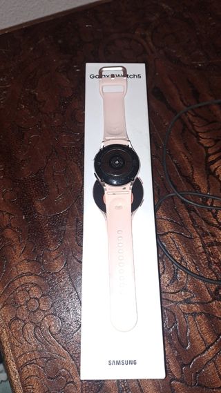 Se vende samsung galaxy watch 5 rosa