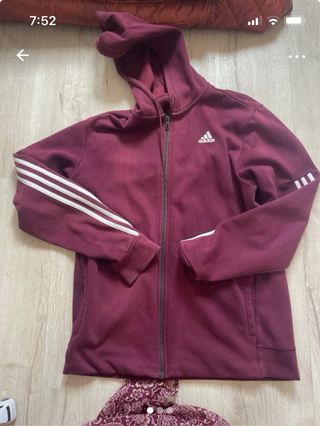 sudafera Adidas con capucha