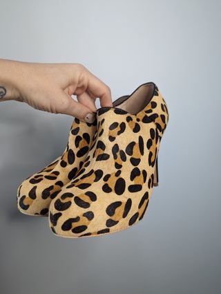 Zapato abotinado plataforma animal print