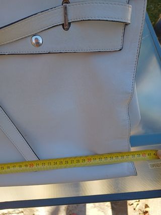 Bolso de piel.