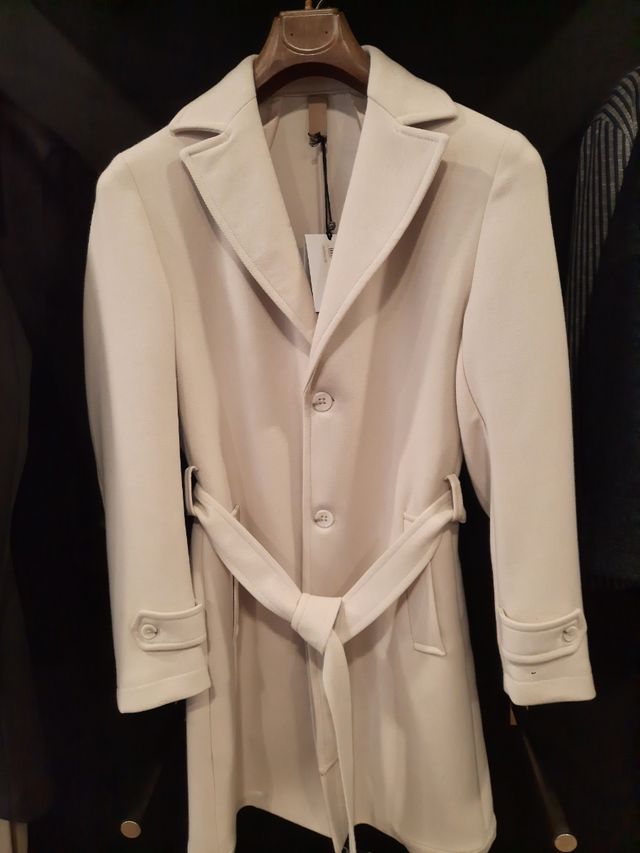 cappotto bianco lungo cintura