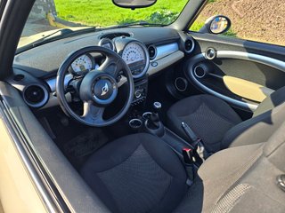 MINI Cabrio 2011