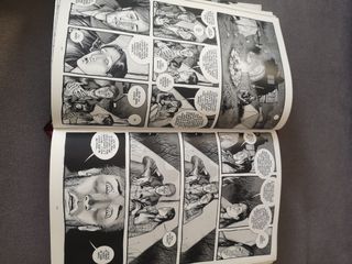 Libro tapa dura los muertos vivientes