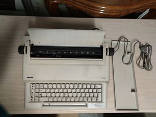 Maquina escribir OLIVETTI