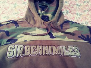 SUDADERA SIR BENNI MILES