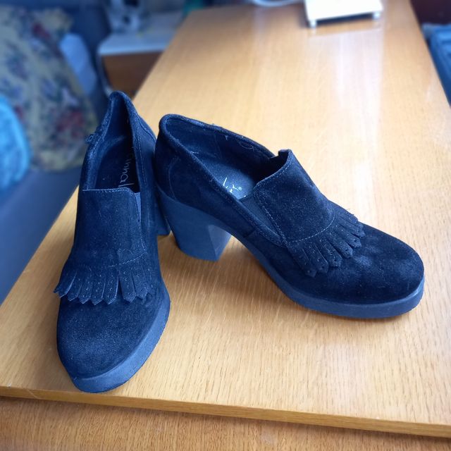 Scarpe nuove con tacco