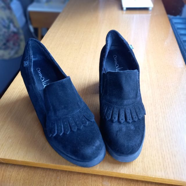 Scarpe nuove con tacco