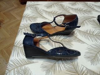 Zapatos cuña Hispanitas