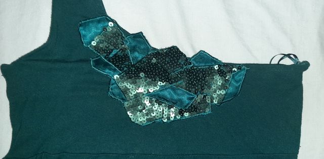 Camiseta asimétrica con un solo tirante