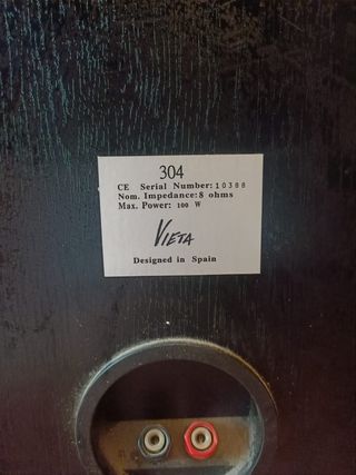 Altavoces de dos clases 30 los Vieta y 20 los peq