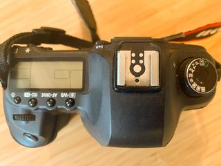 Cámara de fotos Canon 5D Mark II (cuerpo)