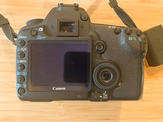 Cámara de fotos Canon 5D Mark II (cuerpo)