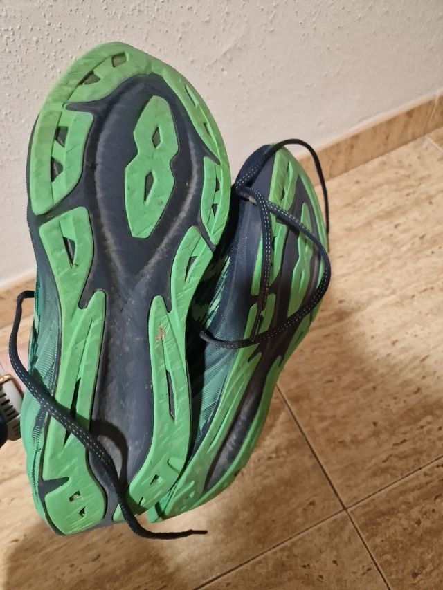 Asics Novasblast y nike