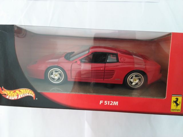 Juguete Coche Ferrari F512M Escala 1:24.Excelente